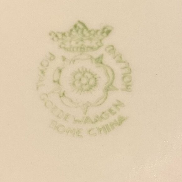 Royal Goedewaagen Swirl Ribbed Vase 'White Lady" Thin Bone China Holland H 11'' - Picture 5 of 6